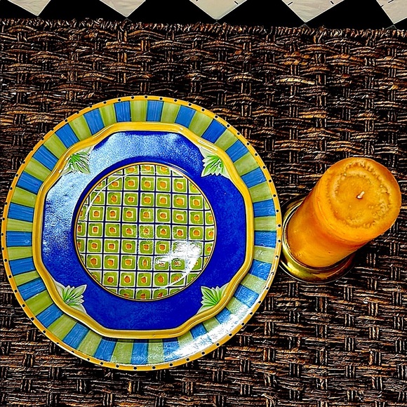 Storybook Design Plate Pair: 12” Chop & 9” Luncheon Villa della Luna Pfaltzgraff - Picture 5 of 12